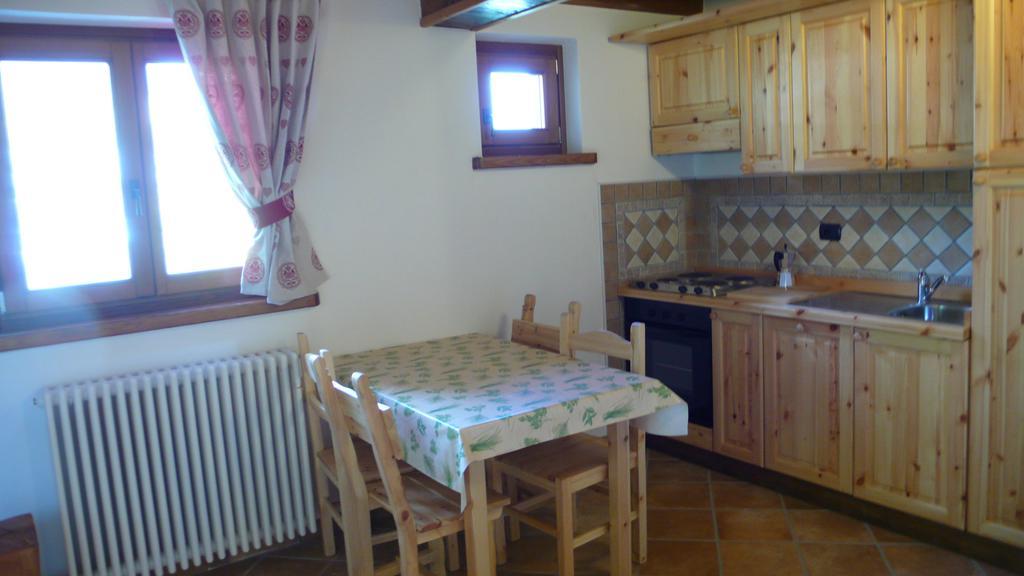 Residence Les Myosotis Champoluc Exterior foto