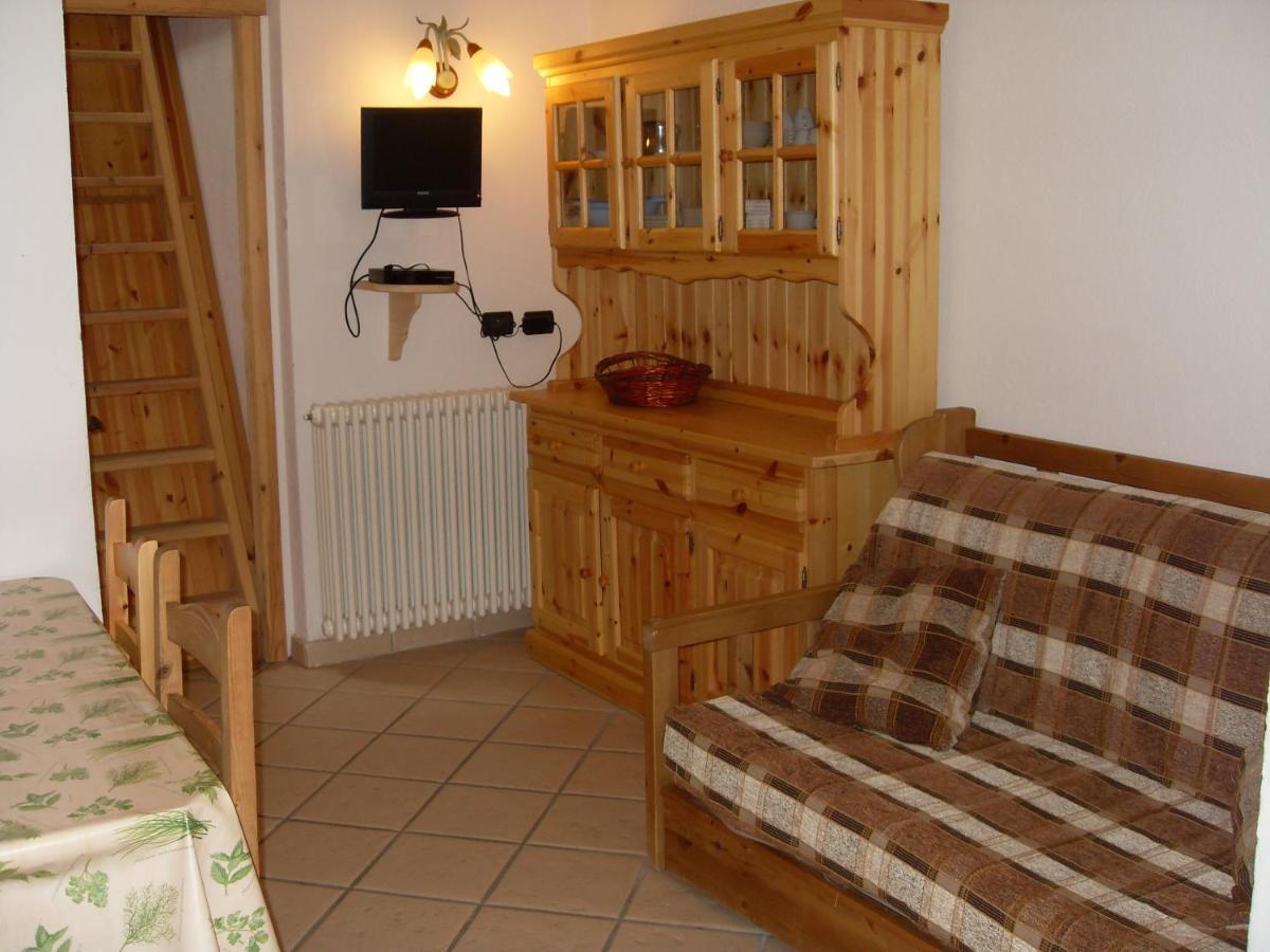 Residence Les Myosotis Champoluc Quarto foto