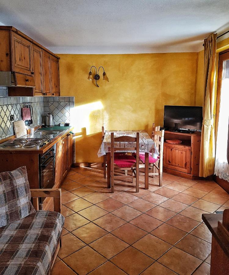Residence Les Myosotis Champoluc Exterior foto